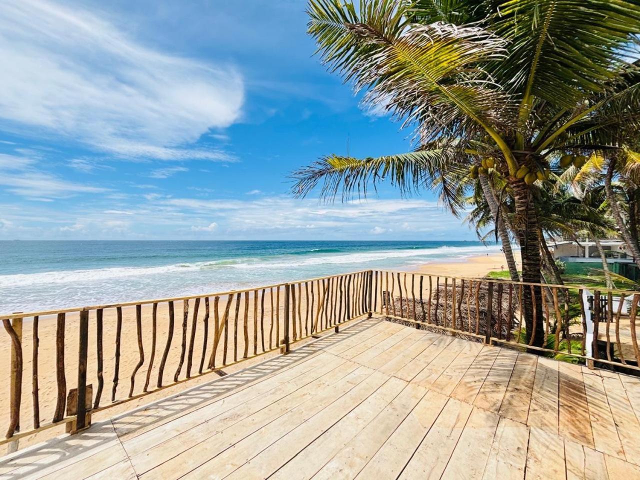 Mirage Beach House At Morava Court Хиккадува Экстерьер фото