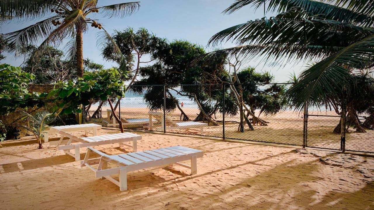 Mirage Beach House At Morava Court Хиккадува Экстерьер фото